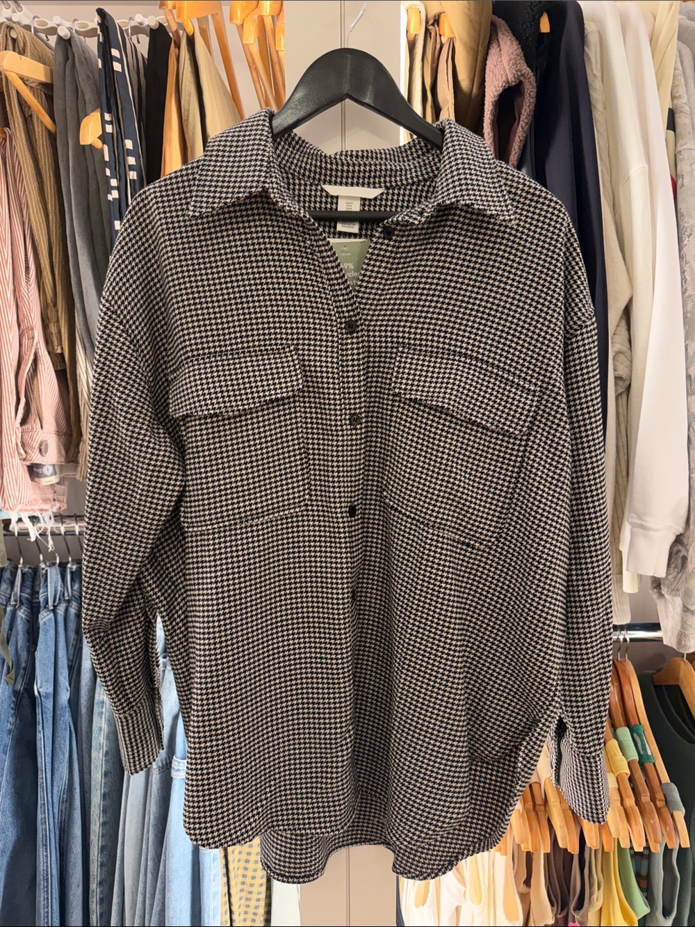 H&M Black and White Houndstooth Button-Down Shirt Jacket